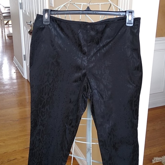 Inspired Cropped Pants - Picture 2 of 12
